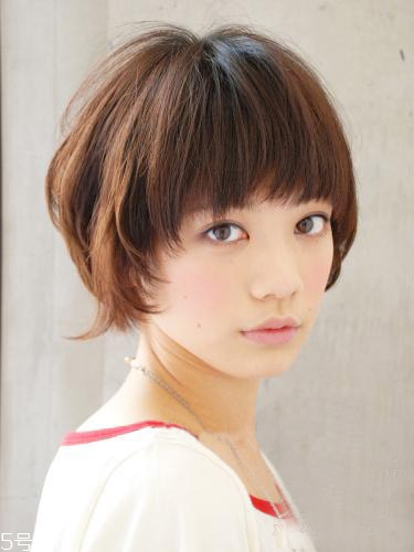 女生發(fā)質(zhì)軟適合什么發(fā)型？胖圓臉顯瘦發(fā)型參考