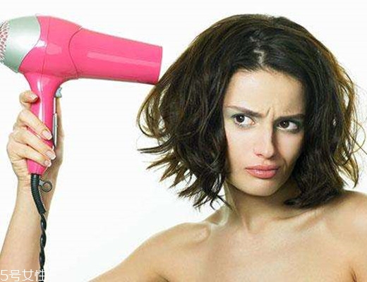 女生發(fā)質(zhì)軟適合什么發(fā)型？胖圓臉顯瘦發(fā)型參考