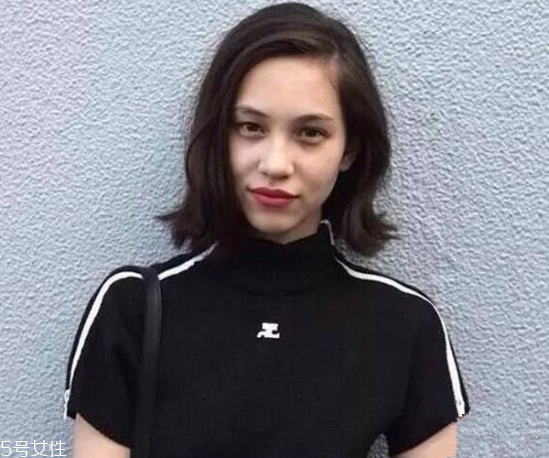 齊肩發(fā)怎么燙好看？女生發(fā)型設(shè)計(jì)與臉形搭配