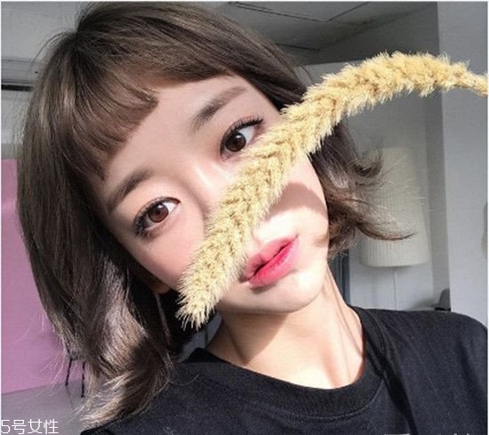 外翹短發(fā)適合什么臉型？再燙內扣你就out了