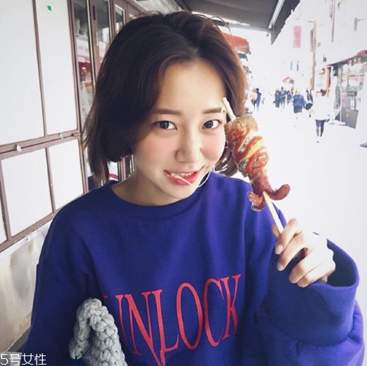 女生發(fā)質(zhì)軟適合什么發(fā)型？胖圓臉顯瘦發(fā)型參考