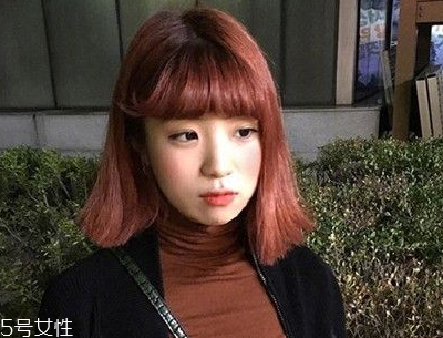 短頭發(fā)染什么顏色好看洋氣顯白？短發(fā)這樣弄好看又大方