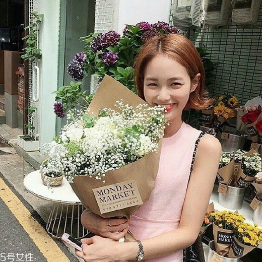 齊肩發(fā)怎么燙好看？女生發(fā)型設(shè)計(jì)與臉形搭配