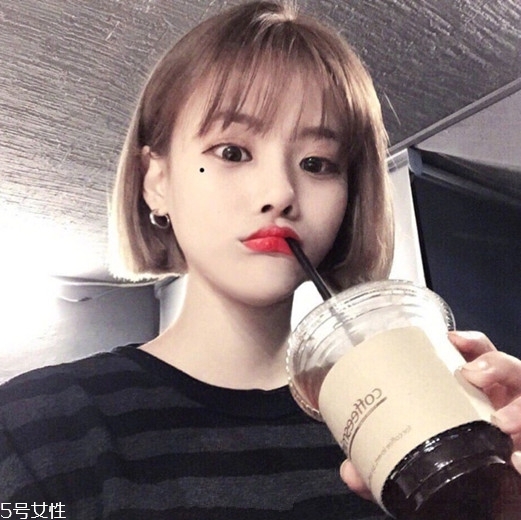 發(fā)量多女生適合什么發(fā)型？形象百變的你