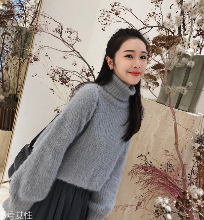 毛衣和衛(wèi)衣哪個(gè)顯瘦？教你穿成紙片人