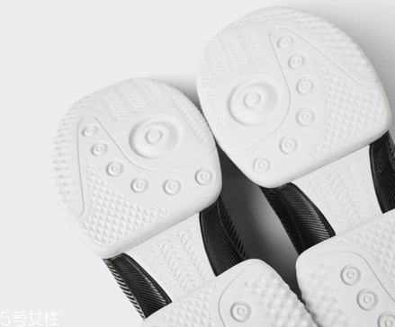 zara低配版巴黎世家襪子鞋多少錢_在哪買？