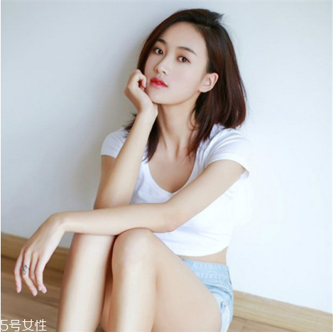 齊肩直發(fā)染什么顏色好看？簡單好看的齊肩發(fā)扎法