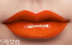 怎么涂口紅不顯唇紋？關(guān)鍵是做好打底