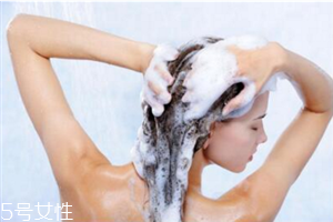 怎么用洗發(fā)水不會脫發(fā)？拯救掉發(fā)星人