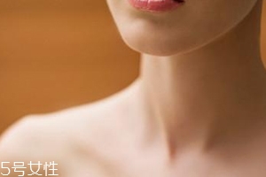 有頸紋是怎么回事？不良習(xí)慣加速頸部肌膚衰老
