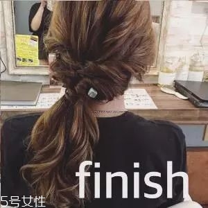 女生冬天長發(fā)怎么編好看？長發(fā)妹紙才懂得的痛