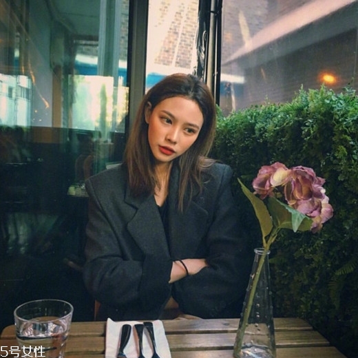 齊肩直發(fā)染什么顏色好看？簡單好看的齊肩發(fā)扎法