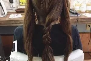 女生冬天長發(fā)怎么編好看？長發(fā)妹紙才懂得的痛
