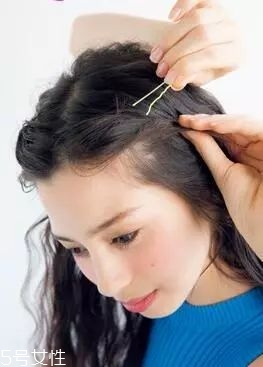 女生冬天長發(fā)怎么編好看？長發(fā)妹紙才懂得的痛