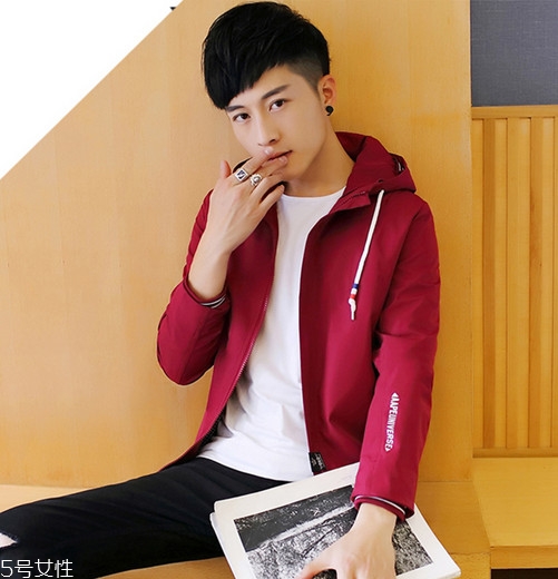 2018男生流行什么發(fā)型款式？2018男生染發(fā)顏色推薦