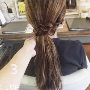 女生冬天長發(fā)怎么編好看？長發(fā)妹紙才懂得的痛