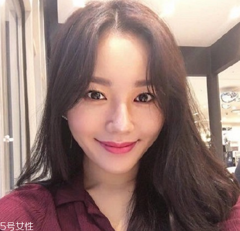 凌亂小卷中長發(fā)怎么弄好看？超美的凌亂小卷中長發(fā)