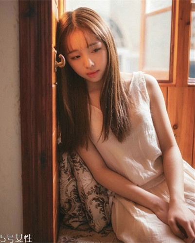 小個(gè)子女生適合什么發(fā)型？蓬松隨意效果