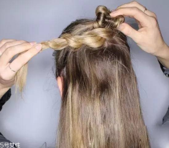 女生冬天長發(fā)怎么編好看？長發(fā)妹紙才懂得的痛