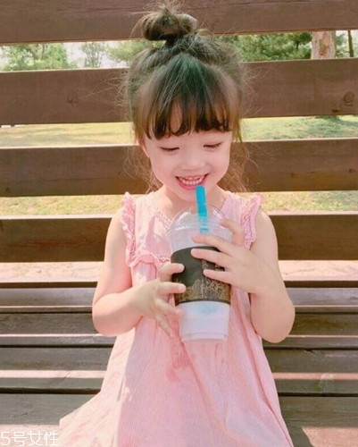 小女孩扎什么頭發(fā)好看？小公主發(fā)型大全