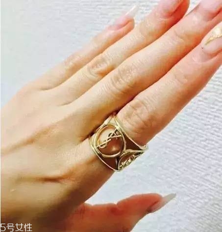 如何選擇口紅色號？口紅必不可少