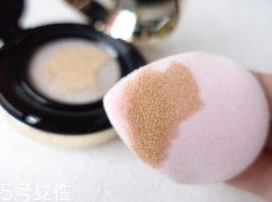 冬天適合用氣墊還是粉底液？冬天底妝和氣墊更配哦