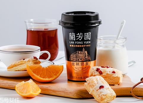 杯裝蘭芳園絲襪奶茶多少錢？