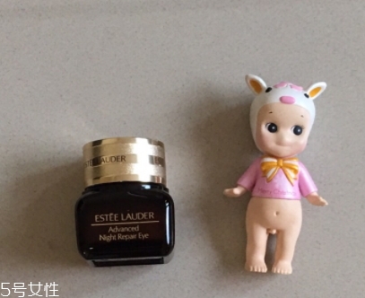雅詩蘭黛和雪花秀眼霜哪個好？