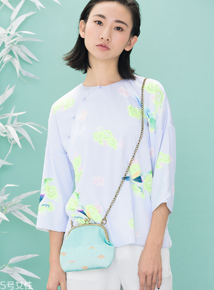中國(guó)風(fēng)衣服怎么搭配？帶你演繹傳統(tǒng)之美