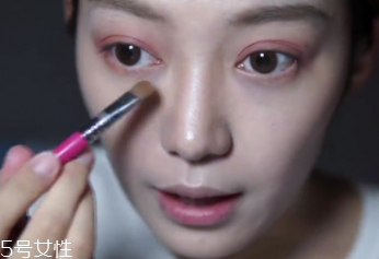 微醺桃花妝怎么化妝？簡(jiǎn)單步驟滿足爆棚少女心