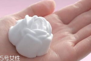 泡沫洗面奶可以帶上飛機嗎？可以帶上飛機但有容積限制