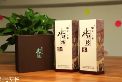 水井坊臻釀八號(hào)和井臺(tái)哪個(gè)好？市場檔次定位不一樣