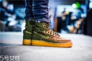 運(yùn)動(dòng)鞋要買大一碼嗎？根據(jù)腳型來(lái)決定