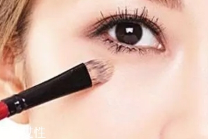 怎么遮瑕雀斑效果最好？雀斑遮瑕少不了遮瑕筆