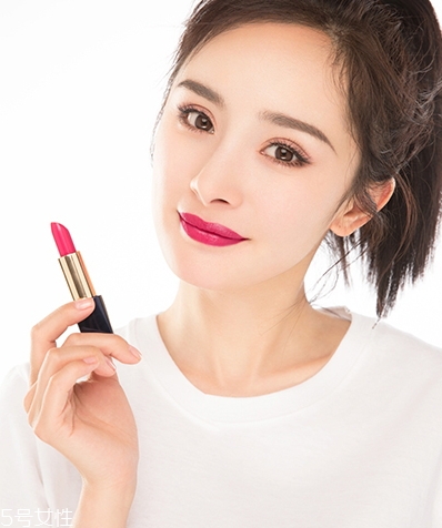 雅詩蘭黛口紅哪個系列好？傾慕vs戀愛唇膏