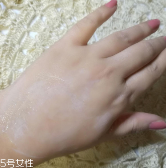 Florena護(hù)手霜怎么樣？滋潤美白打造纖纖玉手