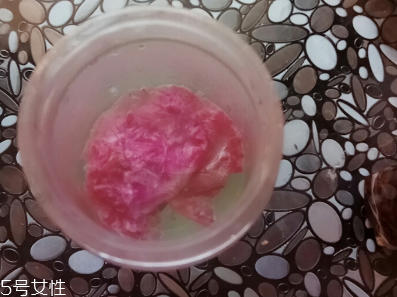 墨紅玫瑰可以天天喝嗎？玫瑰養(yǎng)顏也要適量