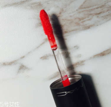 2018今年MAC和紀(jì)梵?？诩t哪個(gè)值得買(mǎi)？紀(jì)梵希低調(diào)奢華