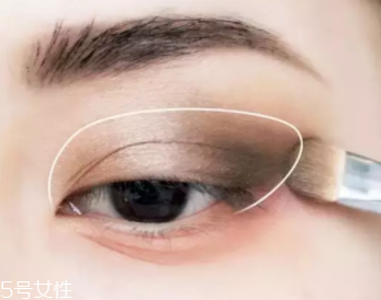 過(guò)年涂什么口紅？這些唇色讓親屬夸你好看