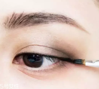 過(guò)年涂什么口紅？這些唇色讓親屬夸你好看
