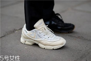 運動鞋一定要穿襪子嗎？最好是穿上襪子
