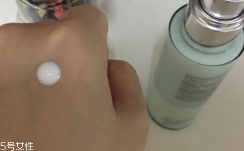 雅詩蘭黛乳液多少錢？