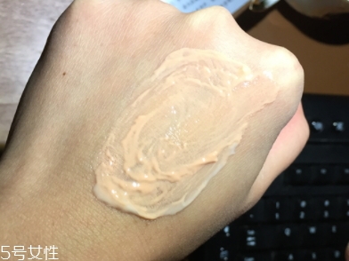 雅詩蘭黛卸妝乳怎么用？