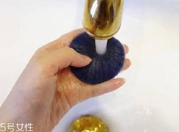 新買的氣墊粉撲要洗嗎？用久了一定要清洗