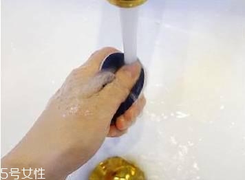 新買的氣墊粉撲要洗嗎？用久了一定要清洗