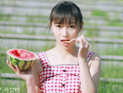 碧歐泉和倩碧還有蘭芝哪個好用？看肌膚挑選