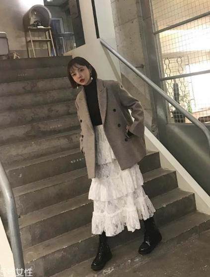蕾絲長裙配什么上衣？優(yōu)雅氣質(zhì)小女人