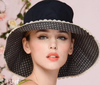 方臉戴什么帽子好看？戴上這三件你臉就不方了