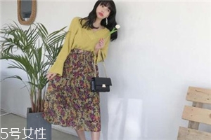 碎花長裙搭配什么上衣？復(fù)古或優(yōu)雅隨意切換