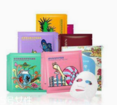去黑頭面膜多久用一次？撕拉式和泥質(zhì)頻次不同